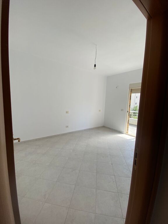 shitet apartament 1+1 ne plazh prane pelikanit!!