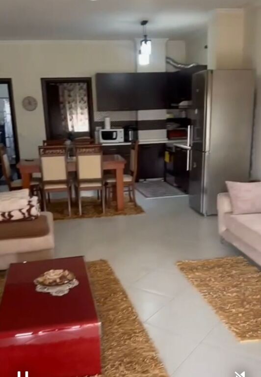 Shitet apartament 2+1 liqeni i thate