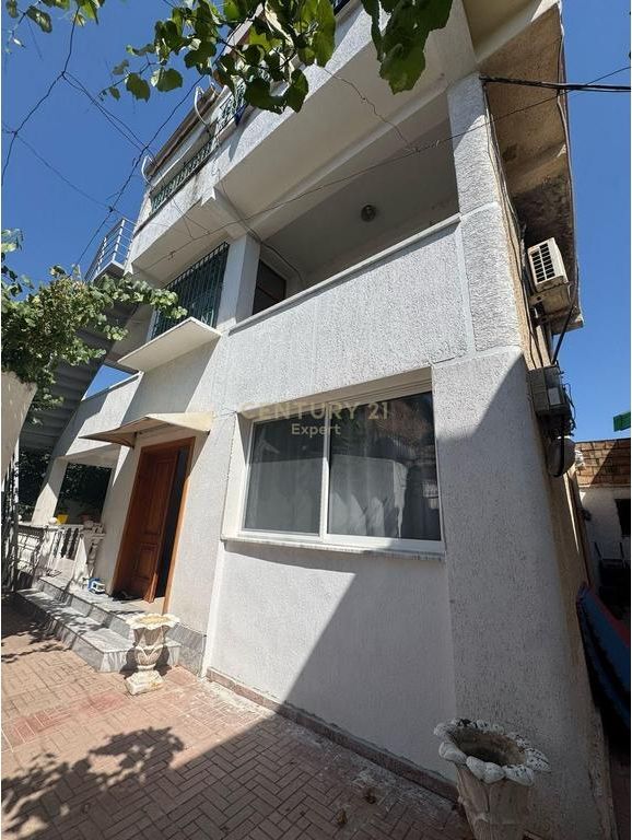 SHESIM VILË NË ALLIAS,TIRANË! 250,000 €