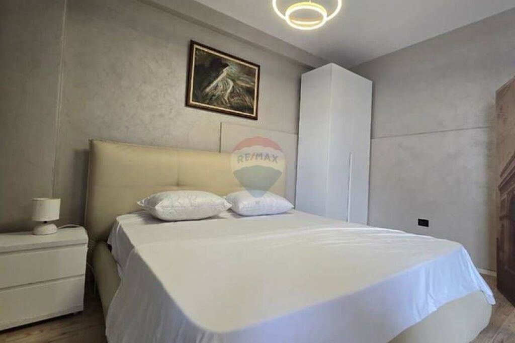 !!!Apartament - Për Qira - Sheshi Skënderbej, Tiranë!!!