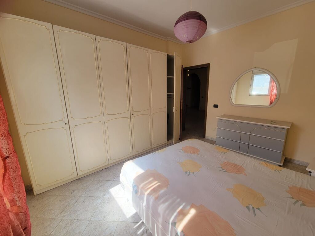 Apartament 2+1+2 per shitje Komuna e Parisit