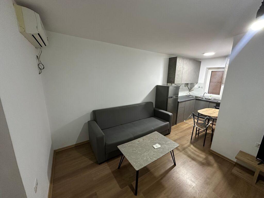 Furnished studio apartment for rent in Brryl near Iranian