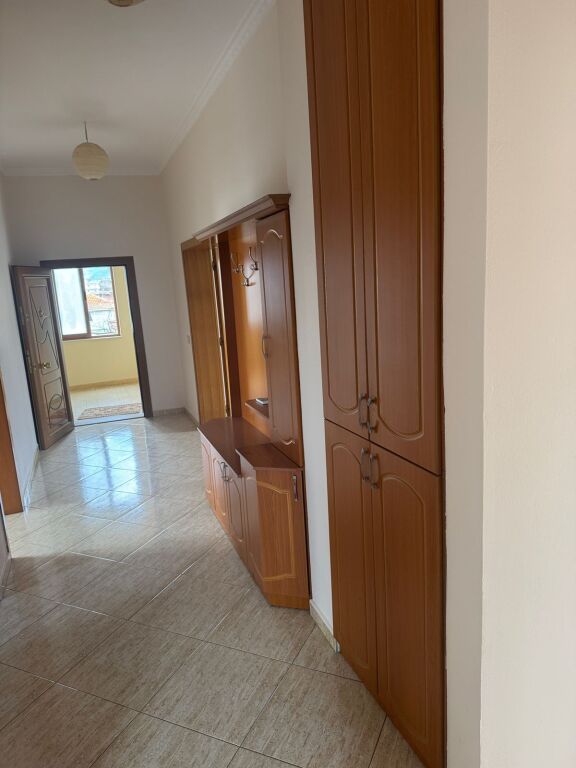 🏡 Jepet me qira apartament 3+1+2 – Fresk, Rr. Shefqet Kuka