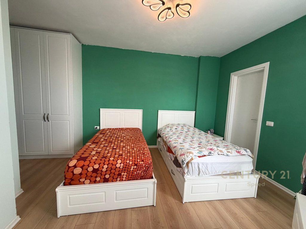 Apartament 2+1+2 per shitje te 5-Maji