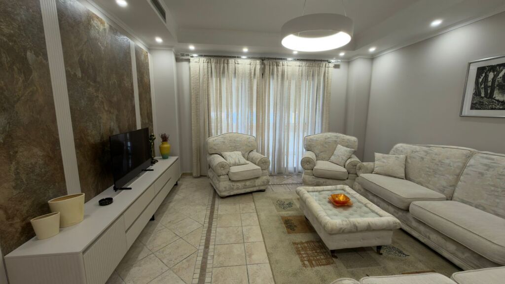 Apartament 2+1 per qira , Liceu Artistik, Stadiumi Air Albania