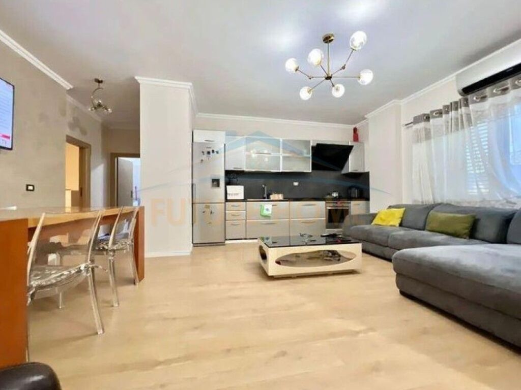 In vendita, Appartamento 2+1, 21 Dicembre