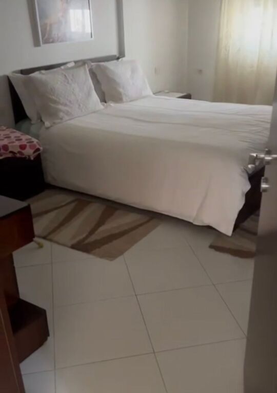 Shitet apartament 2+1 liqeni i thate