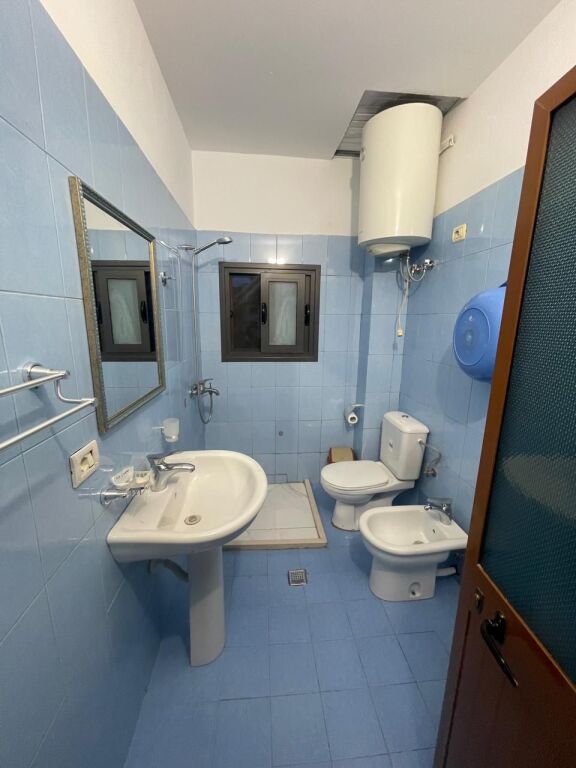 JEPET ME QERA APARTAMENT 1+1 TEK QSUT / TEK FAKULTETI I MJEKSISE