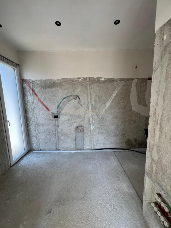 Shitet Vilë në Periferi ,Shijak !