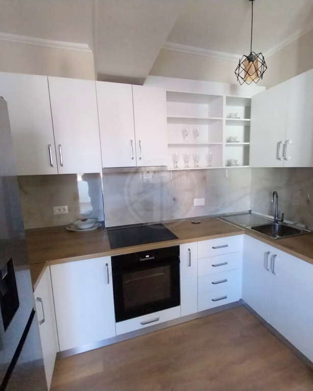 Jepet me qira apartament 2+1 – Zona e Muzeumit, Durrës