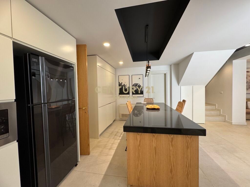 SHITET VILE NE QERRET!
