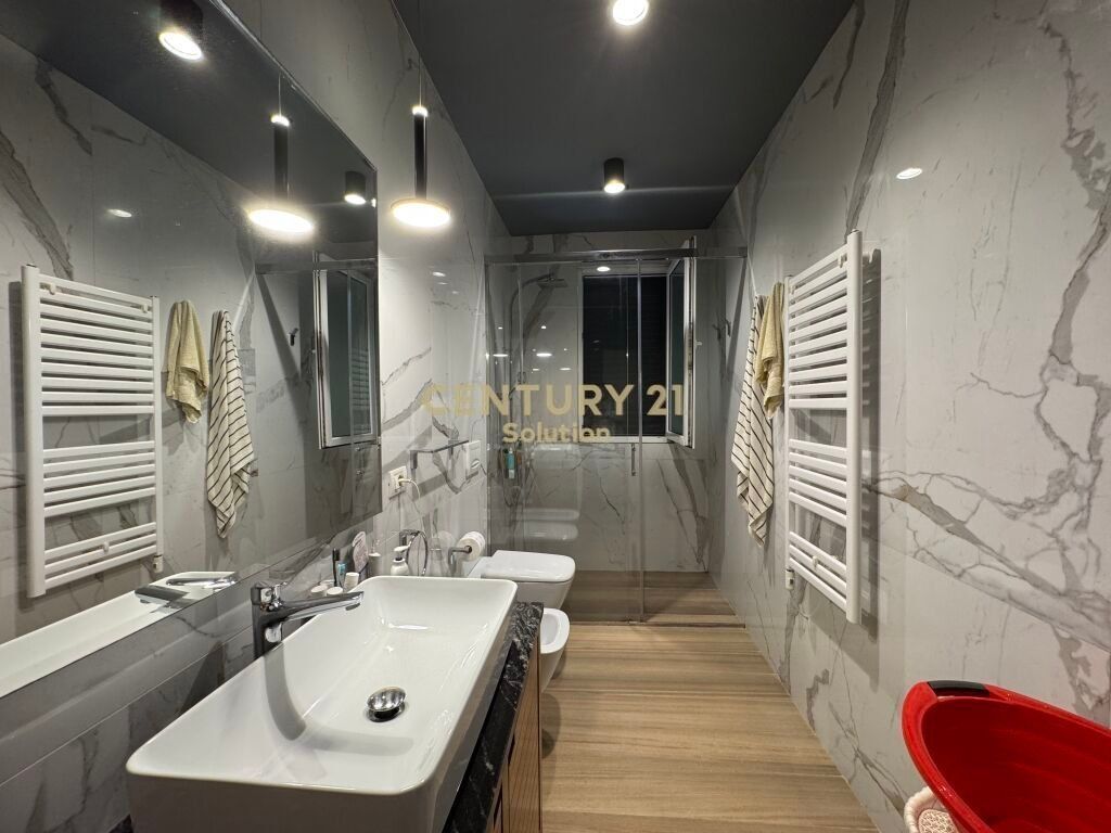 SHITET VILE NE QERRET!
