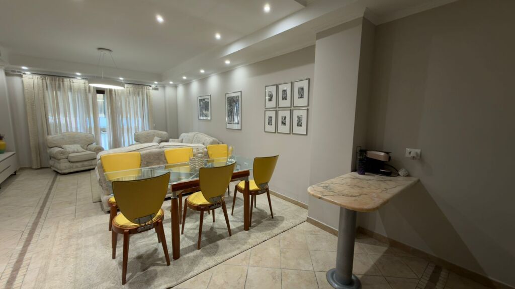 Apartament 2+1 per qira , Liceu Artistik, Stadiumi Air Albania