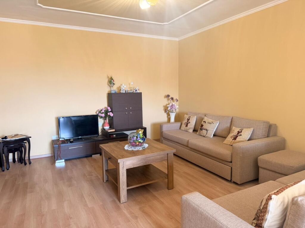 Shitet Apartament 3+1+2 - Ish Fabrika e Bukës, Durrës