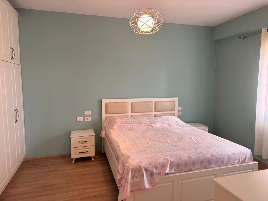Shitet Apartament 3+1+2 - Ish Fabrika e Bukës, Durrës