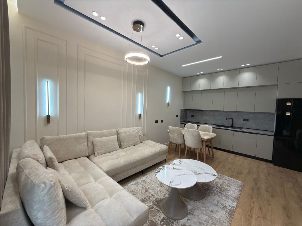 Japim apartament 1+1 me qira te Rruga Faik konica!!