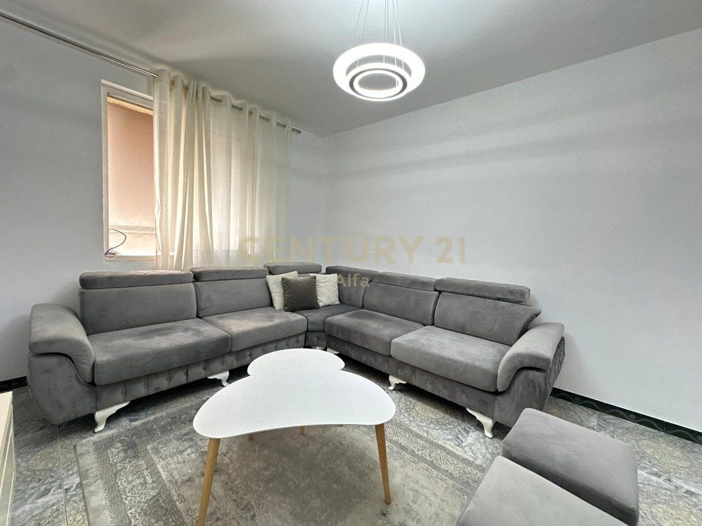 Shesim Apartament 2+1 tek Rruga e Durresit!