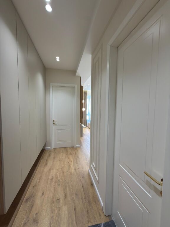 We rent out a 1+1 apartment + Parking space on Faik Konica Street!