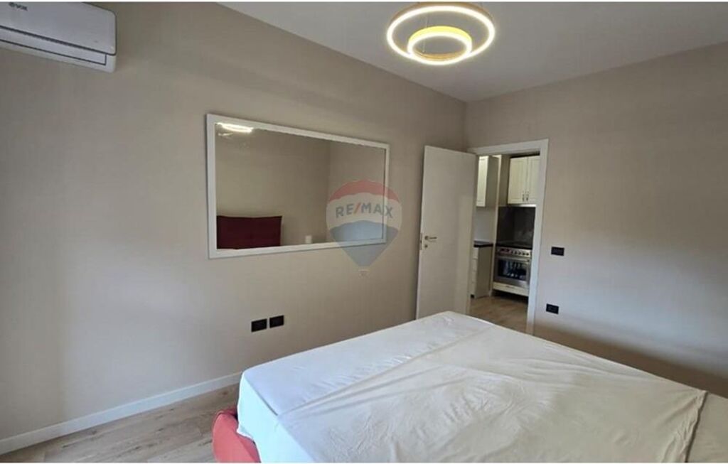 !!!Apartament - Për Qira - Sheshi Skënderbej, Tiranë!!!