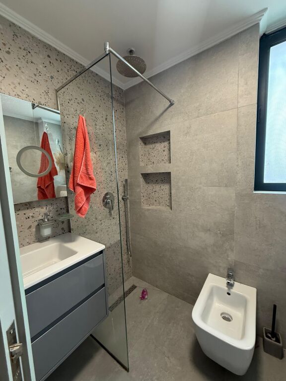 🏠JEPET ME QIRA Apartament 1+1 📍Rruga e Durresit 💶Cmimi: 700€