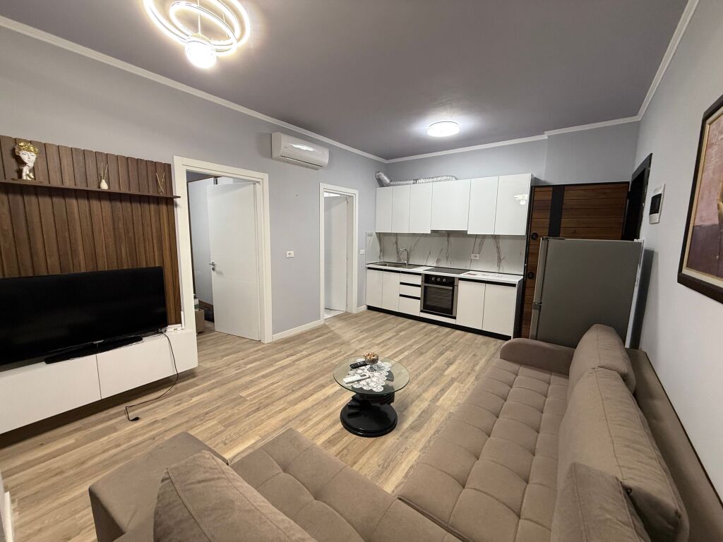 📣 SHITET Apartament 1+1 Me Parking 📍 Prane Zgares "5-Maji" 🛣️ Rruga "5-Maji" ✨