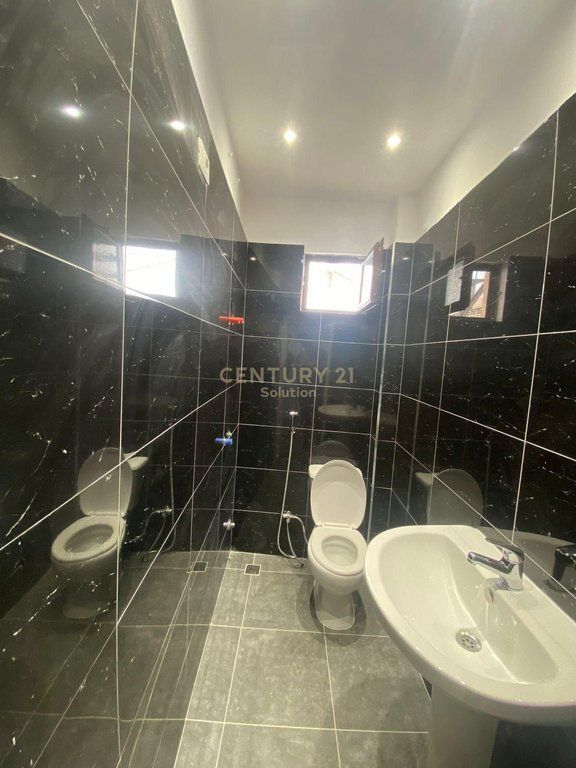 APPARTAMENTO 2+1+2 IN VENDITA VICINO A 21 DHJETORI-155.000 Euro