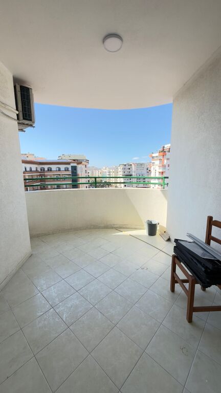 Jepet me qira apartament 2+1+2+2 ne Plazh