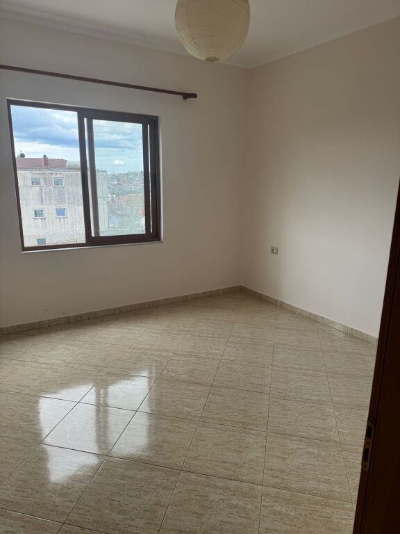 🏡 Jepet me qira apartament 3+1+2 – Fresk, Rr. Shefqet Kuka