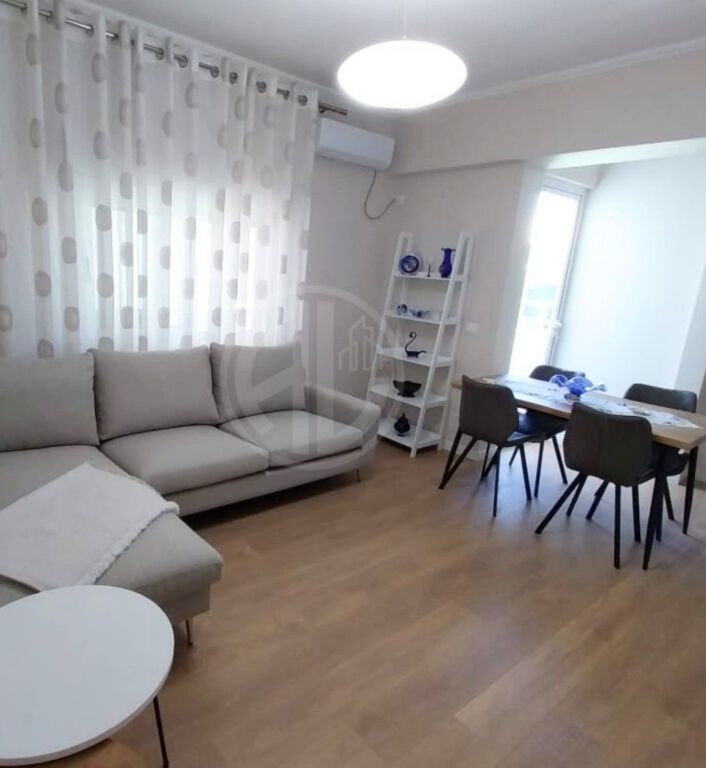 Apartament me qira 2+1 – Muzeumi Durrës