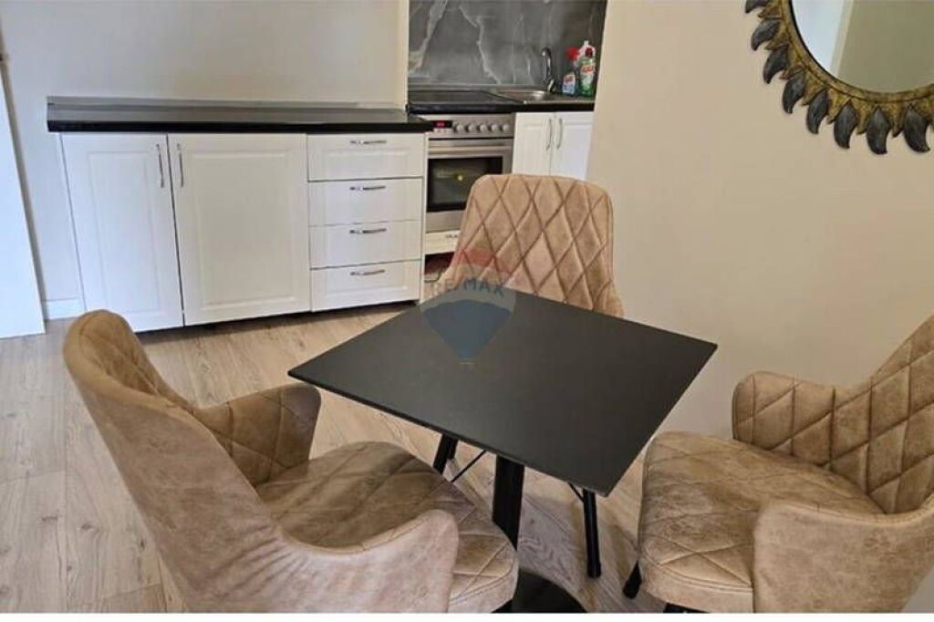 !!!Apartament - Për Qira - Sheshi Skënderbej, Tiranë!!!