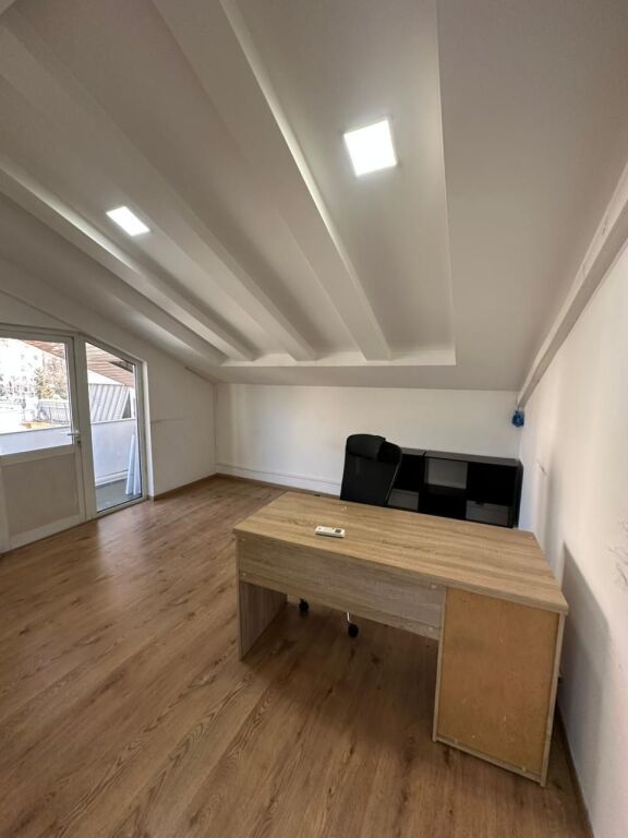 AMBIENTE UFFICIO IN AFFITTO A BLLOK