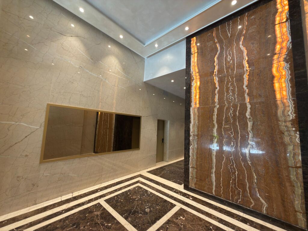 Japim apartament 1+1 me qira te Rruga Faik konica!!