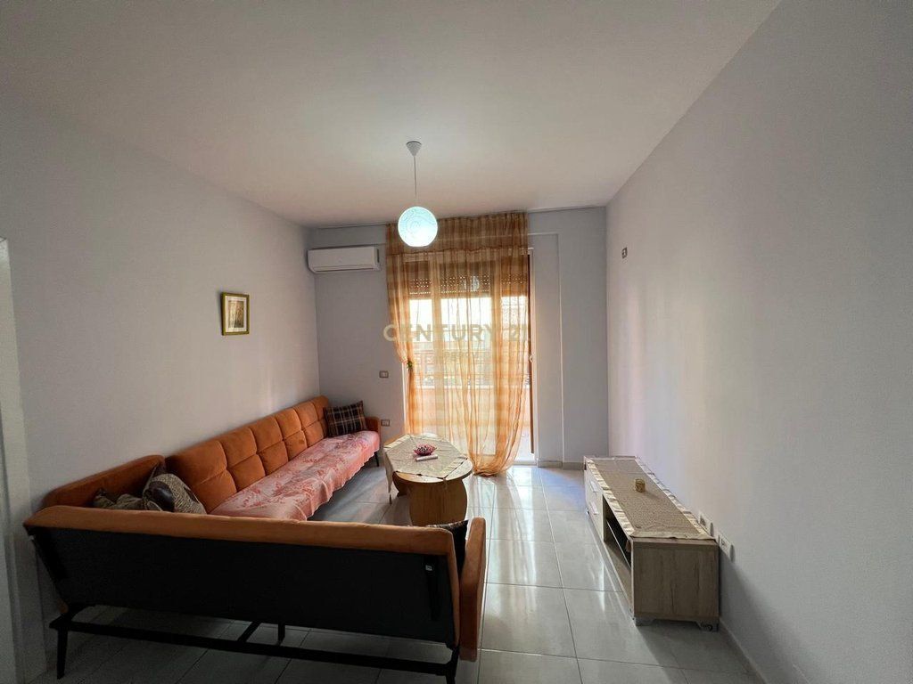 Apartament 3+1+2 Me Qira në Fresku, Tiranë