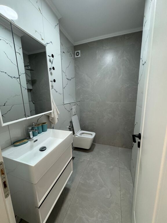 2 Apartament 1+1 per qira tek Rruga e Durresit.