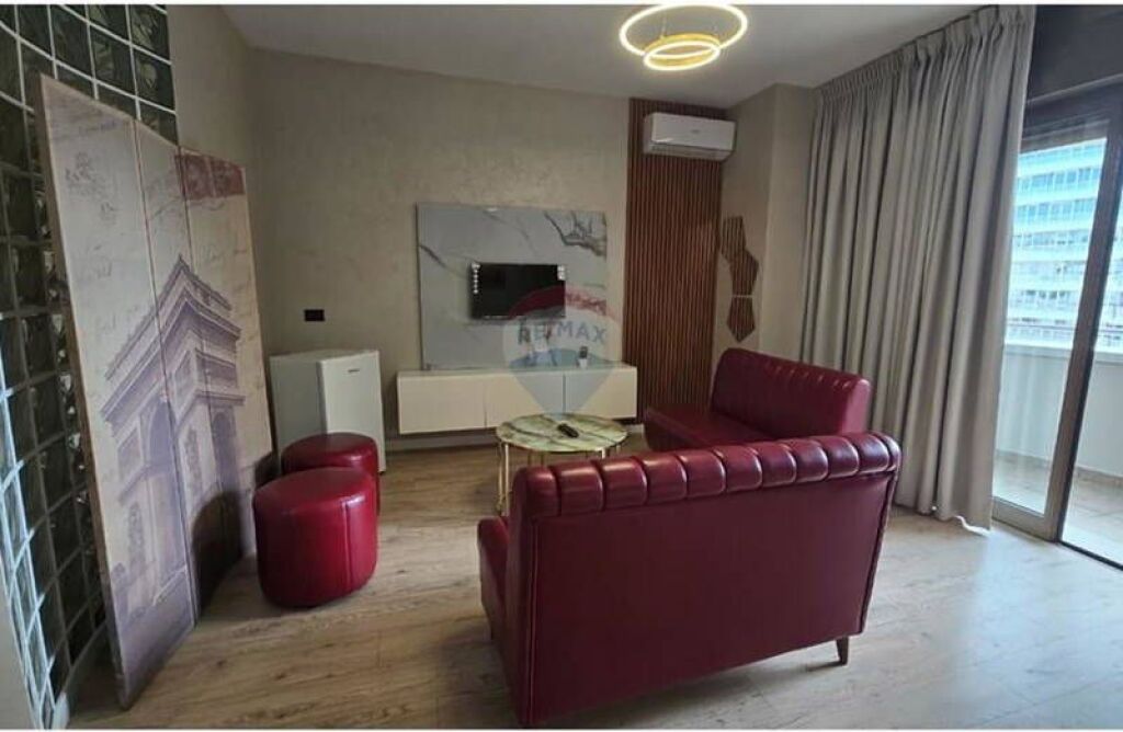 !!!Apartament - Për Qira - Sheshi Skënderbej, Tiranë!!!