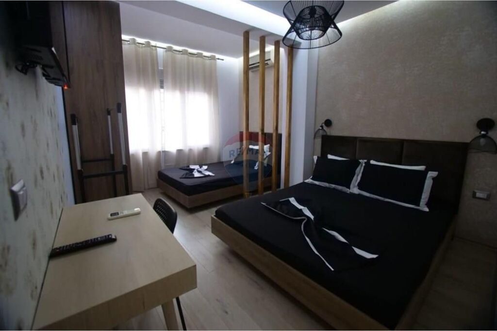Apartament - Për Qira - Rruga e Barrikadave, Tiranë