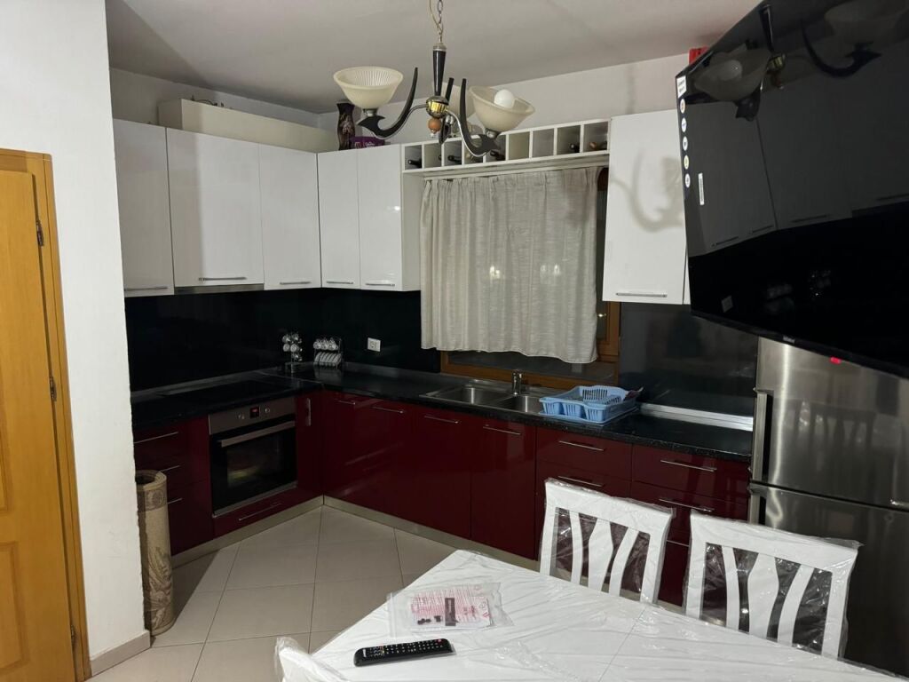 🏡 Jepet  Apartament 2+1 me Qera te ish Stacioni i Trenit, Tiranë