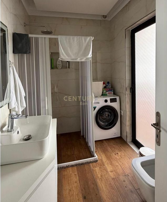 SHITET APARTAMENT 2+1+2 ME PAMJE DETI, VILA E ZOGUT DURRES !