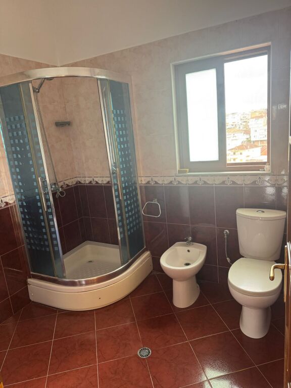 🏡 Jepet me qira apartament 3+1+2 – Fresk, Rr. Shefqet Kuka