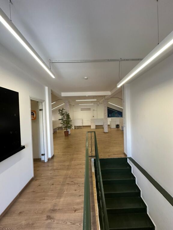 AMBIENTE UFFICIO IN AFFITTO A BLLOK