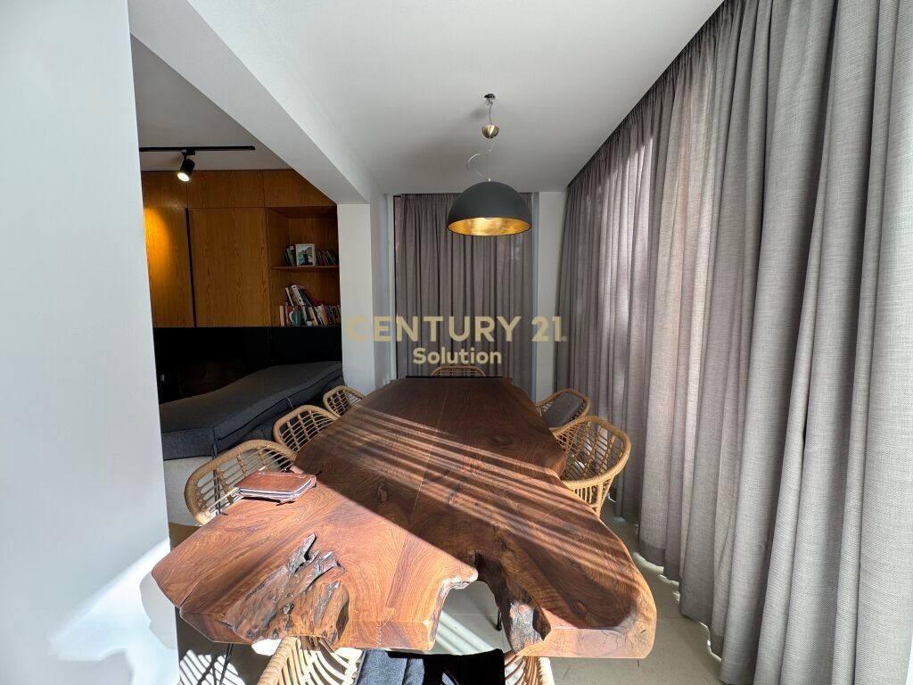 SHITET VILE NE QERRET!
