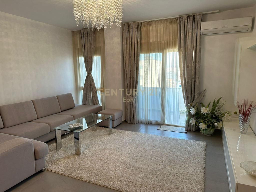 Apartament 2+1 me Qira prane Shkolles Eftali Koci, Durrës!