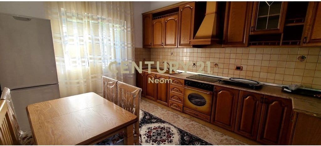 Casa privata 2+1 in affitto in Via Jordan Misja! 650 € /Mese