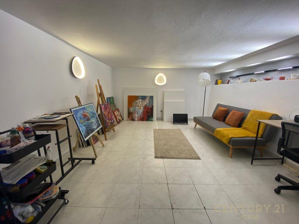 PRANE STADIUMIT DINAMO JAPIM ME QIRA AMBIENT PER ZYRA 350 € /Muaj