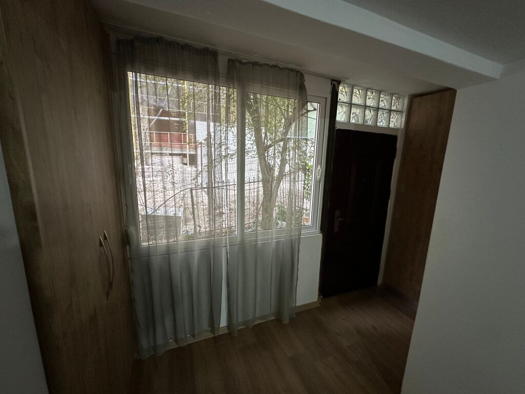 Furnished studio apartment for rent in Brryl near Iranian