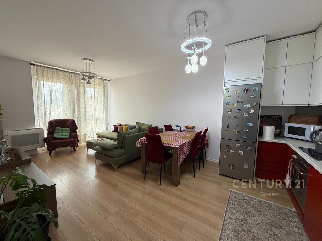Apartament 2+1+2 per shitje te 5-Maji