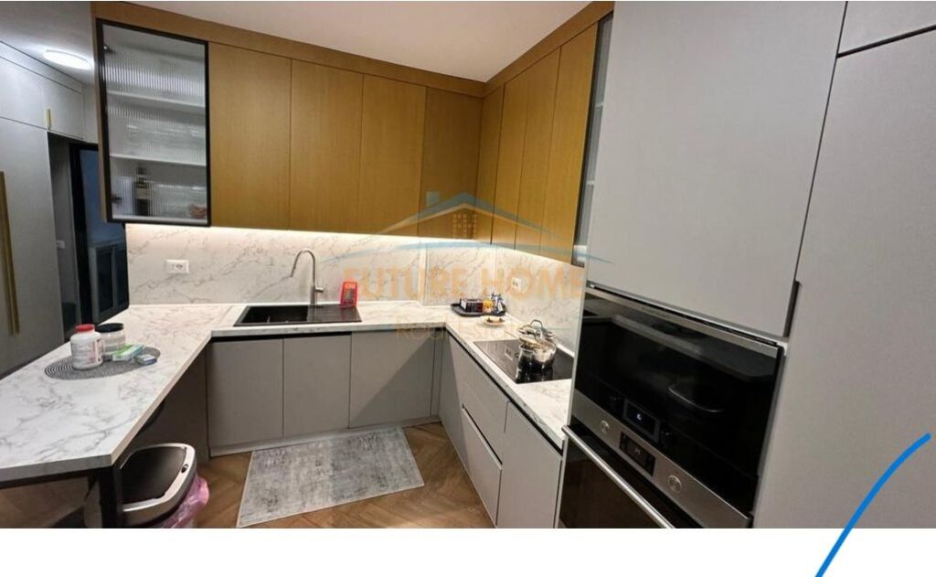 In vendita, Appartamento 2+1, Via Elbasan, Tirana.