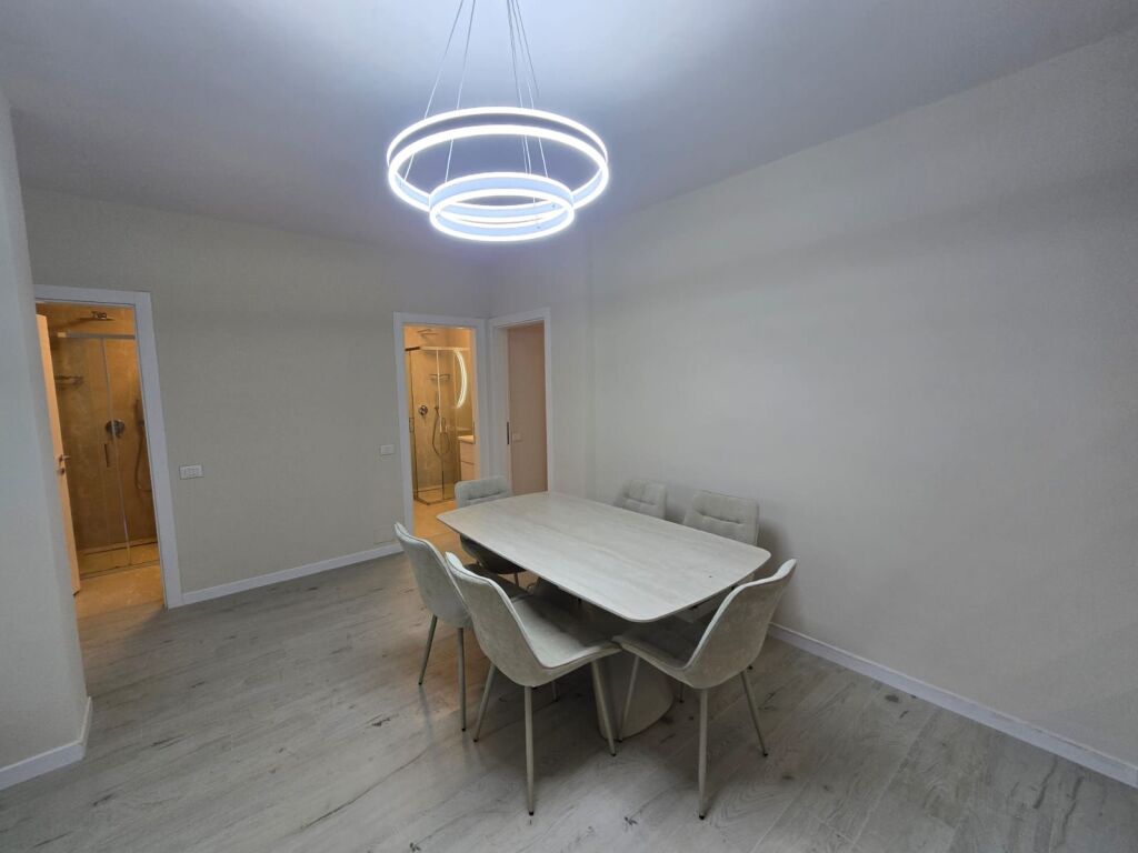 Affittasi 2+1 presso il Comune di Parigi