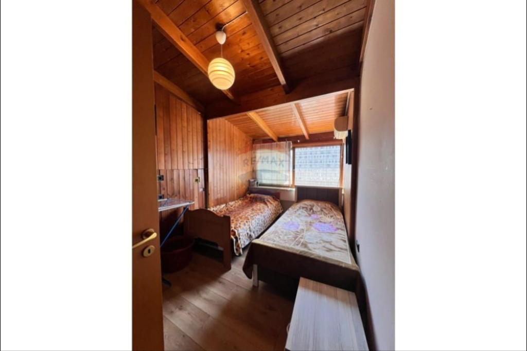 Apartament per shitje 2+1 tek Komuna e Parisit