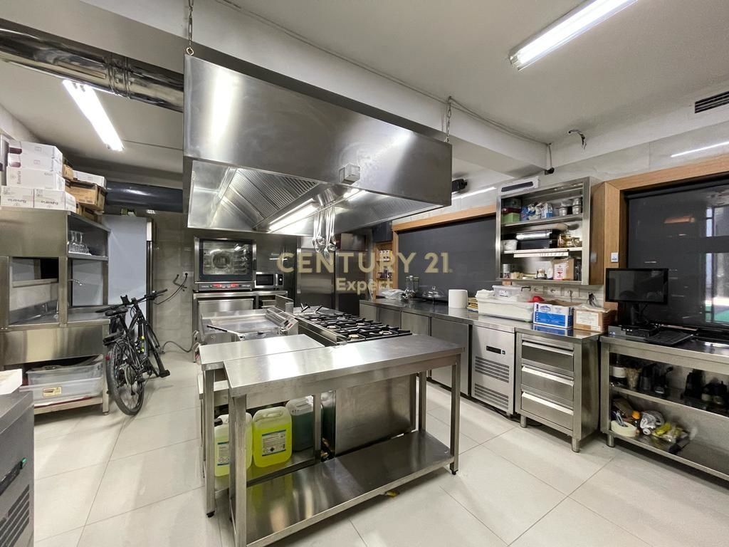 HOTEL TOGETHER WITH BAR RESTAURANT FOR RENT NEAR THE MORTGAGE 1000M ABOVE THE CENTER, HAS